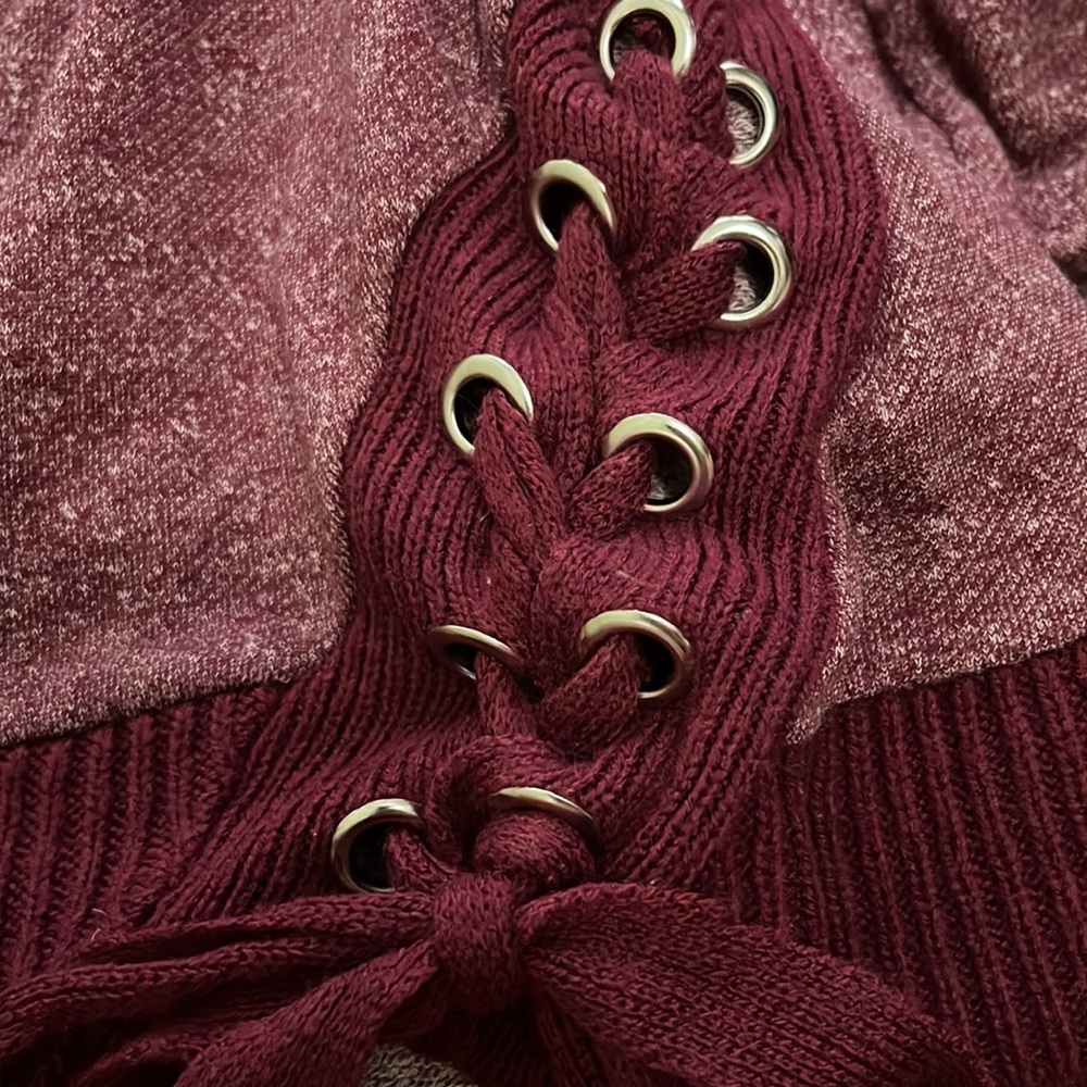 Cute Maurices sweater - Picture 3 of 4